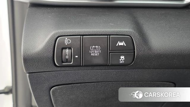 Hyundai Avante Hybrid (CN7) 2023 Белый из Кореи, фото 5