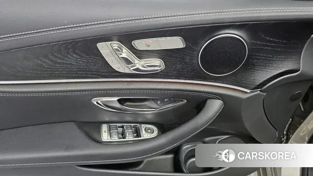 Mercedes-Benz E-Class W213 2021 Серый из Кореи, фото 5