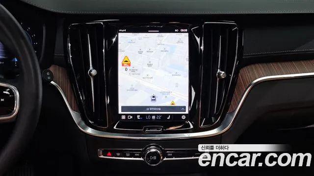 Volvo V60 Cross-Country 2nd Generation 2022 Белый из Кореи, фото 5