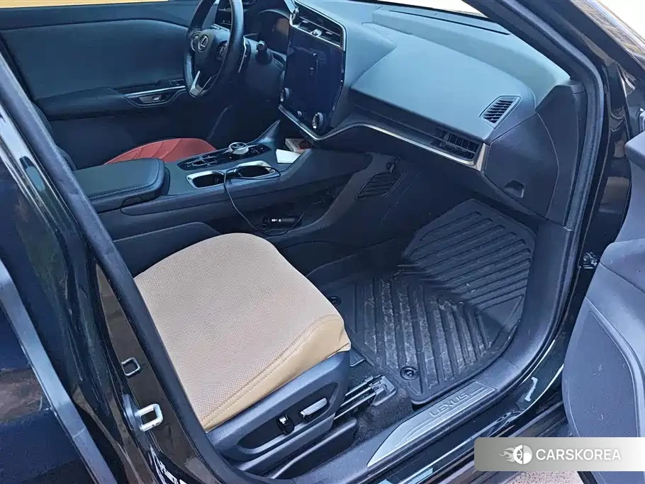 Lexus RZ 2024 Черный из Китая, фото 5