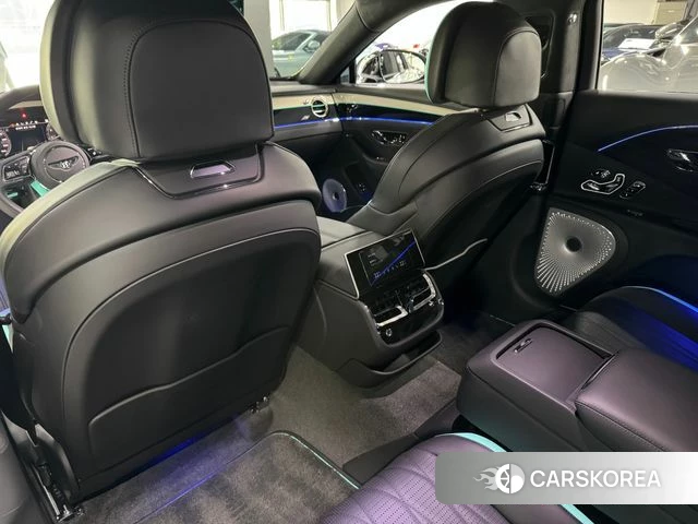 Bentley Flying Spur 3rd Generation 2023 Светло-серебряный цвет из Кореи, фото 5