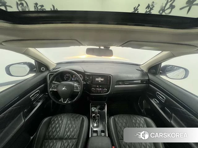Mitsubishi  Outlander 2022 Белый из Китая, фото 5