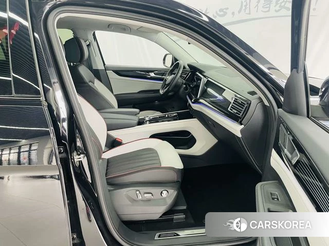 Volkswagen Tourang 2024 Черный из Китая, фото 5