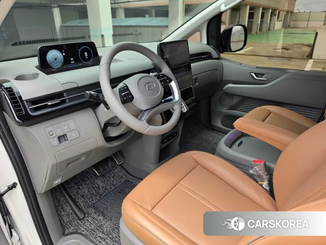 Hyundai Staria 2025 Белый из Кореи, фото 5