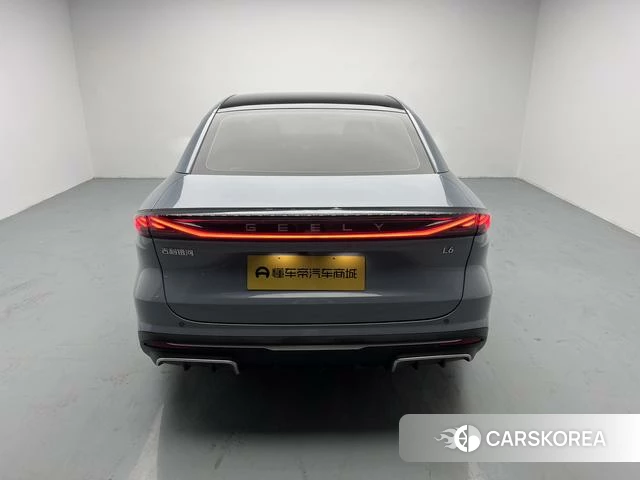 Geely Galaxy Galaxy L6 2024 Серебристо-серый из Китая, фото 5