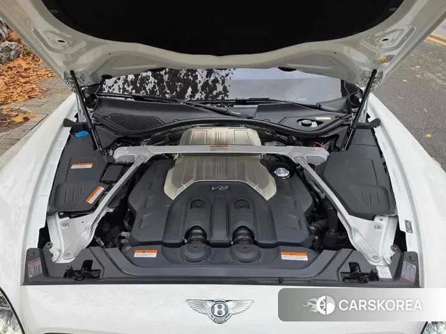 Bentley Flying Spur 3rd Generation 2023 Белый из Кореи, фото 5