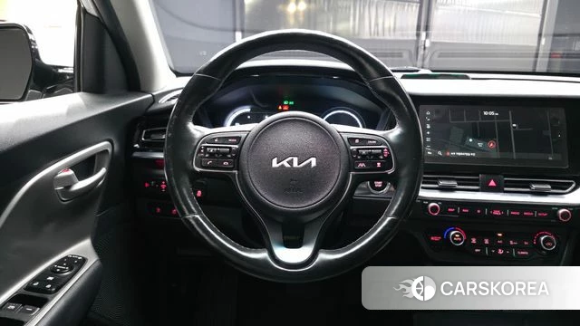 Kia Niro Plus 2022 Серебряный из Кореи, фото 5
