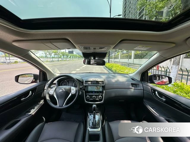 Nissan TIIDA 2021 Красный из Китая, фото 5