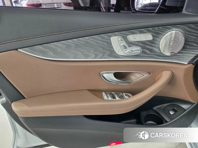 Mercedes-Benz E-Class W213 2022 Серебряный из Кореи, фото 5