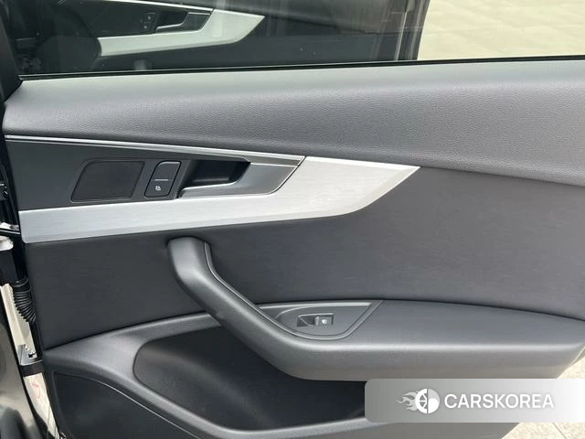 Audi A4L 2022 Темно-серый из Китая, фото 5