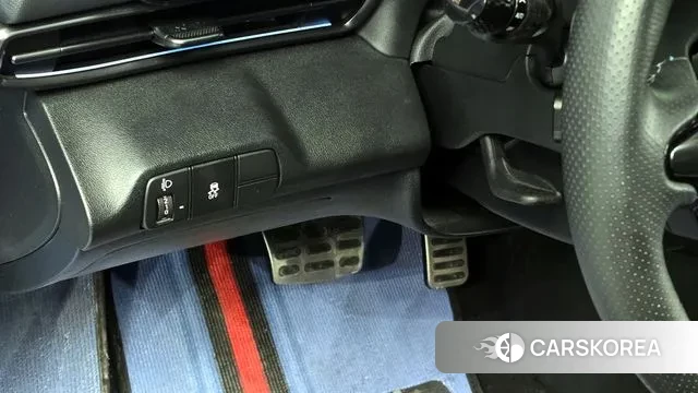 Hyundai The New Avante (CN7) 2023 Светло-серебряный цвет из Кореи, фото 5