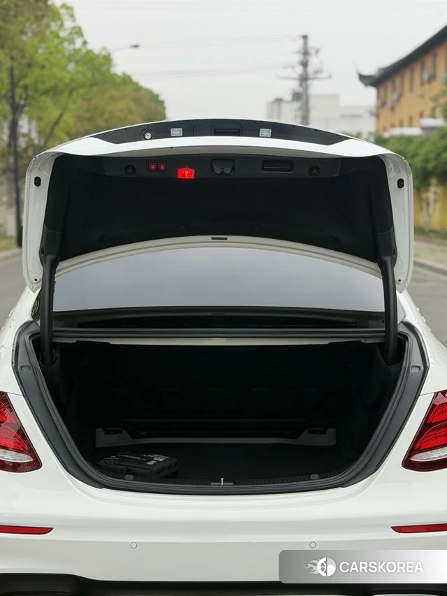 Mercedes-Benz E-class 2018 Белый из Китая, фото 5