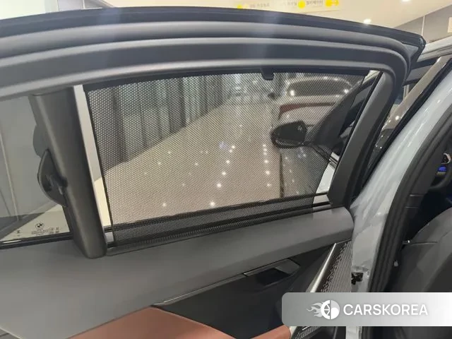 BMW 5 Series (G60) 2025 Светло-серебряный цвет из Кореи, фото 5