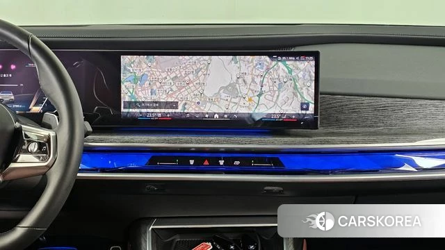 BMW 7 Series (G70) 2023 Белый из Кореи, фото 5