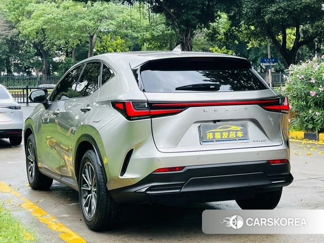 Lexus NX 2024 Серебристо-серый из Китая, фото 5