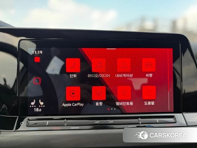 Volkswagen Golf 8th Generation 2023 Белый из Кореи, фото 5