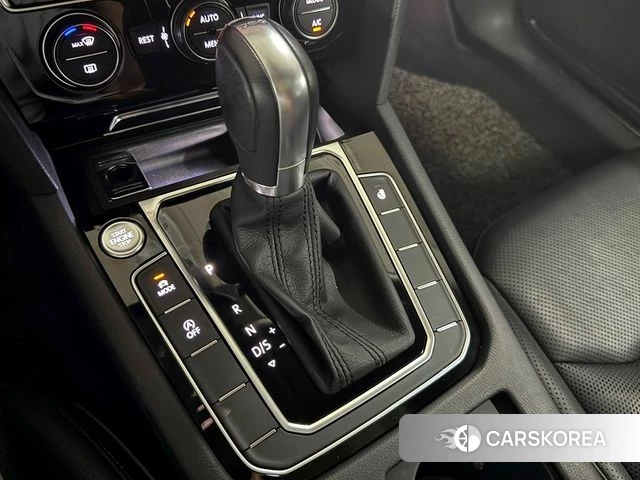 Volkswagen Arteon 2019 Серебристо-серый из Кореи, фото 5