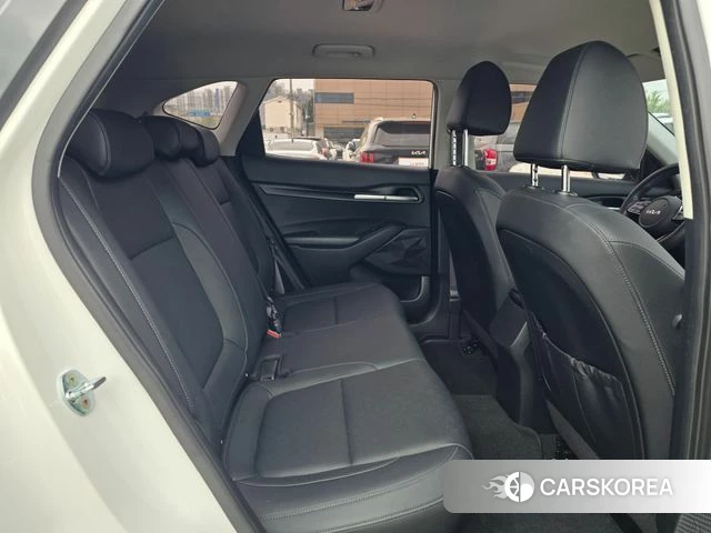 Kia Seltos 2022 Белый из Кореи, фото 5