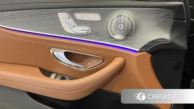 Mercedes-Benz E-Class W213 2021 Синий из Кореи, фото 5