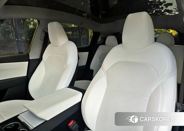 Tesla Model Y 2025 Белый из Кореи, фото 5
