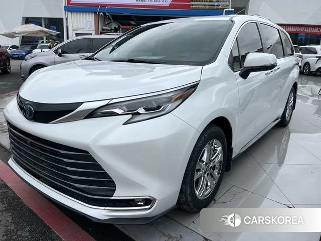 Toyota Sienna 2023 Белый из Китая, фото 5