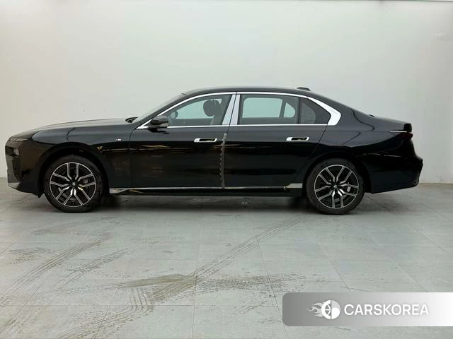 BMW 7 series 2023 Черный из Китая, фото 5