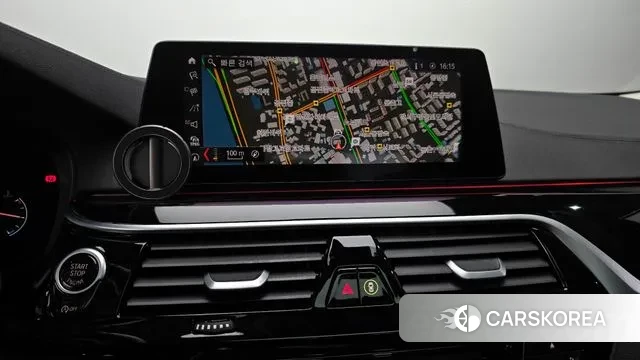 BMW 5 Series (G30) 2019 Белый из Кореи, фото 5