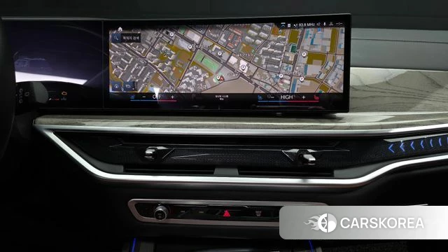 BMW X7 (G07) 2023 Небесно-голубой из Кореи, фото 5