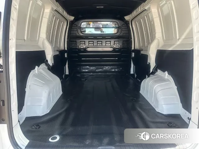 Hyundai Staria 2024 Белый из Кореи, фото 5