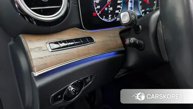 Mercedes-Benz E-Class W213 2020 Серебряный из Кореи, фото 5