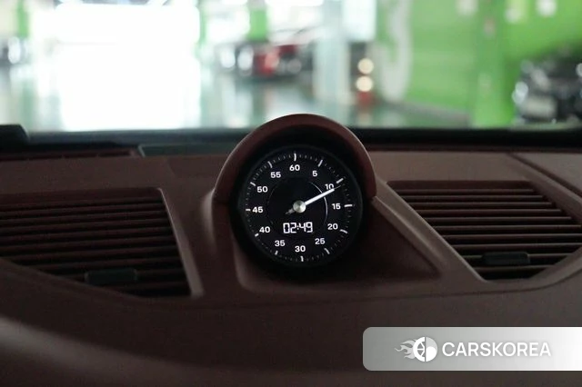 Porsche 911(992) 2023 Жемчужный цвет из Кореи, фото 5