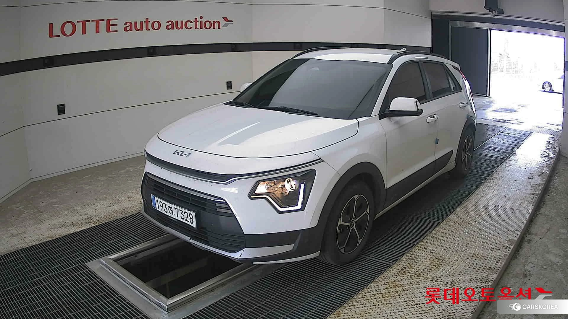 Kia Niro Hybrid 2024 Snow White Pearl (optional) из Кореи, фото 5