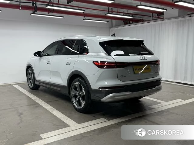 Audi Q5 e-tron 2022 Белый из Китая, фото 5
