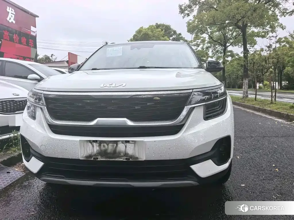 Kia Seltos 2023 Белый из Китая, фото 5