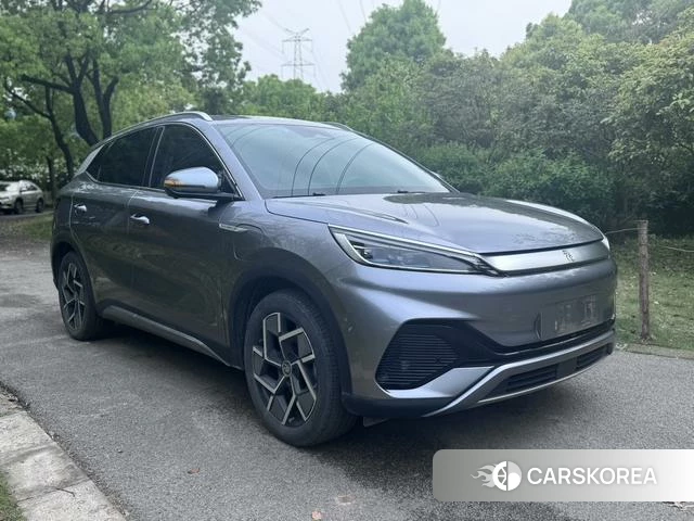 BYD Yuan PLUS 2023 Серебристо-серый из Китая, фото 5