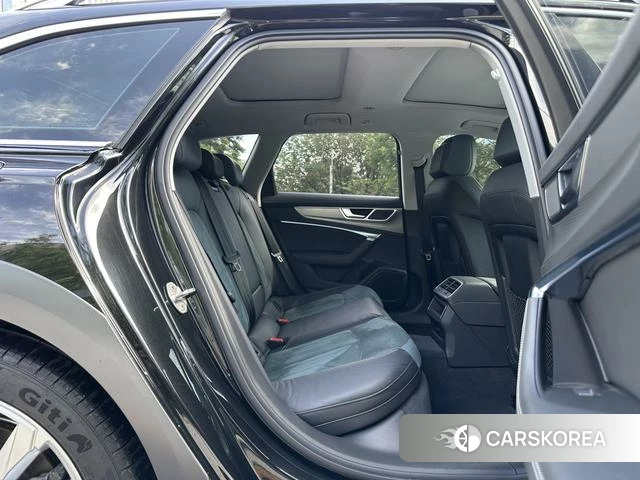 Audi A6 (import) 2021 Черный из Китая, фото 5