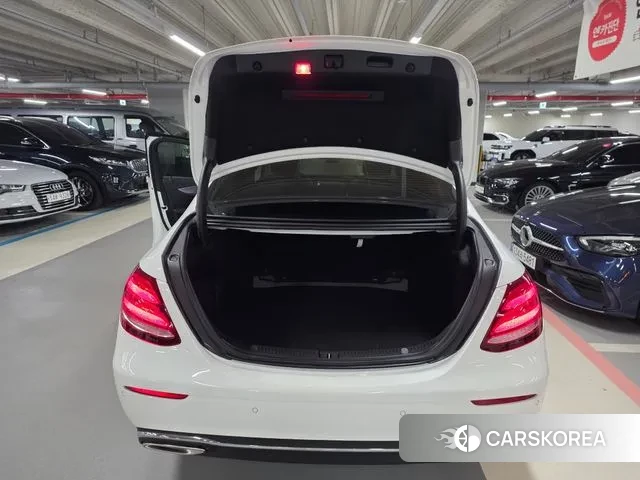 Mercedes-Benz E-Class W213 2018 Белый из Кореи, фото 5