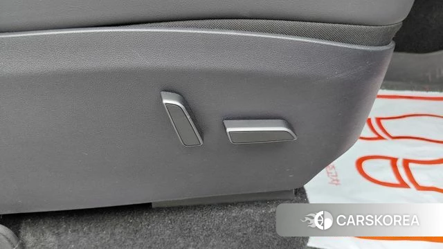 Tesla Model Y 2025 Серый из Кореи, фото 5