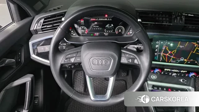 Audi Q3 (F3) 2022 Белый из Кореи, фото 5