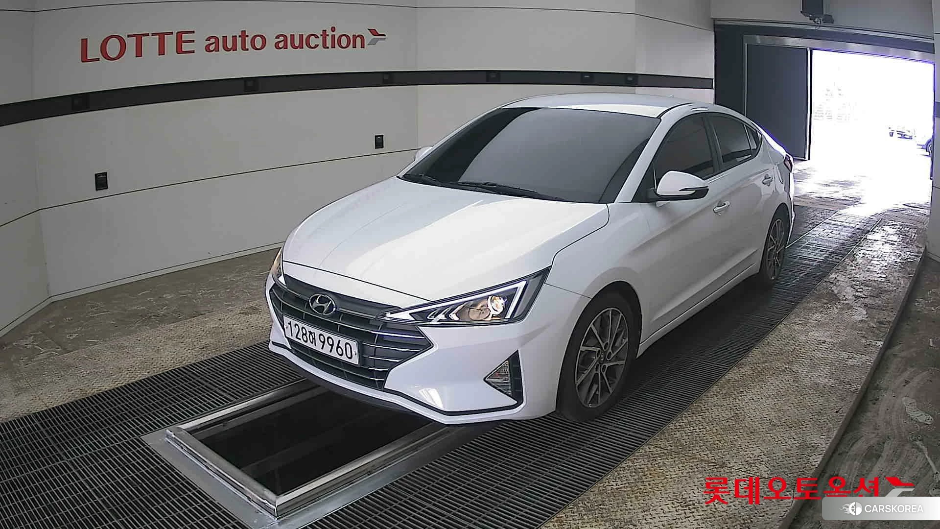 Hyundai Avante 2020 Polar White из Кореи, фото 5
