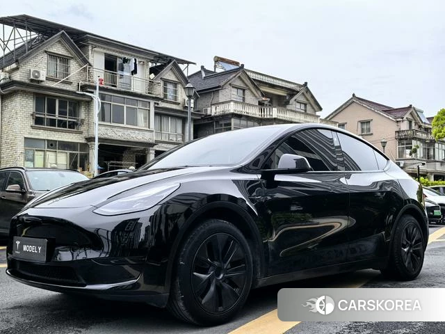 Tesla Model Y 2023 Черный из Китая, фото 5