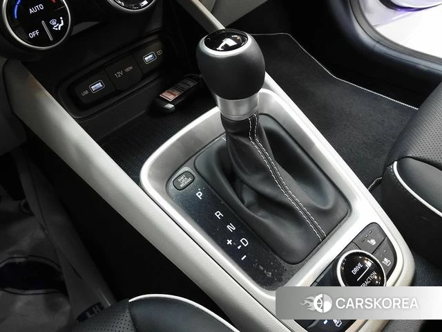 Hyundai Venue 2022 Белый из Кореи, фото 5