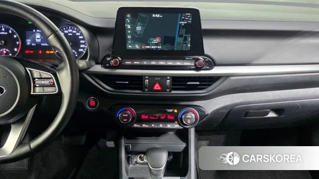 Kia The New K3 2nd generation 2021 Белый из Кореи, фото 5