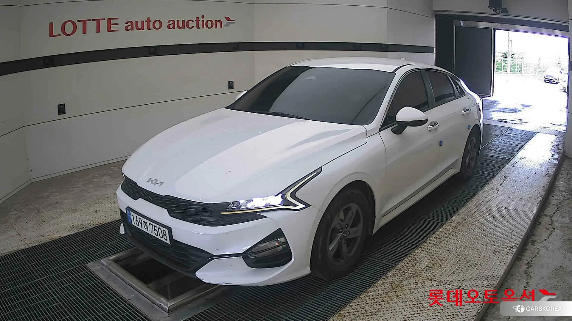Kia K5 2022 Snow White Pearl (optional) из Кореи, фото 5