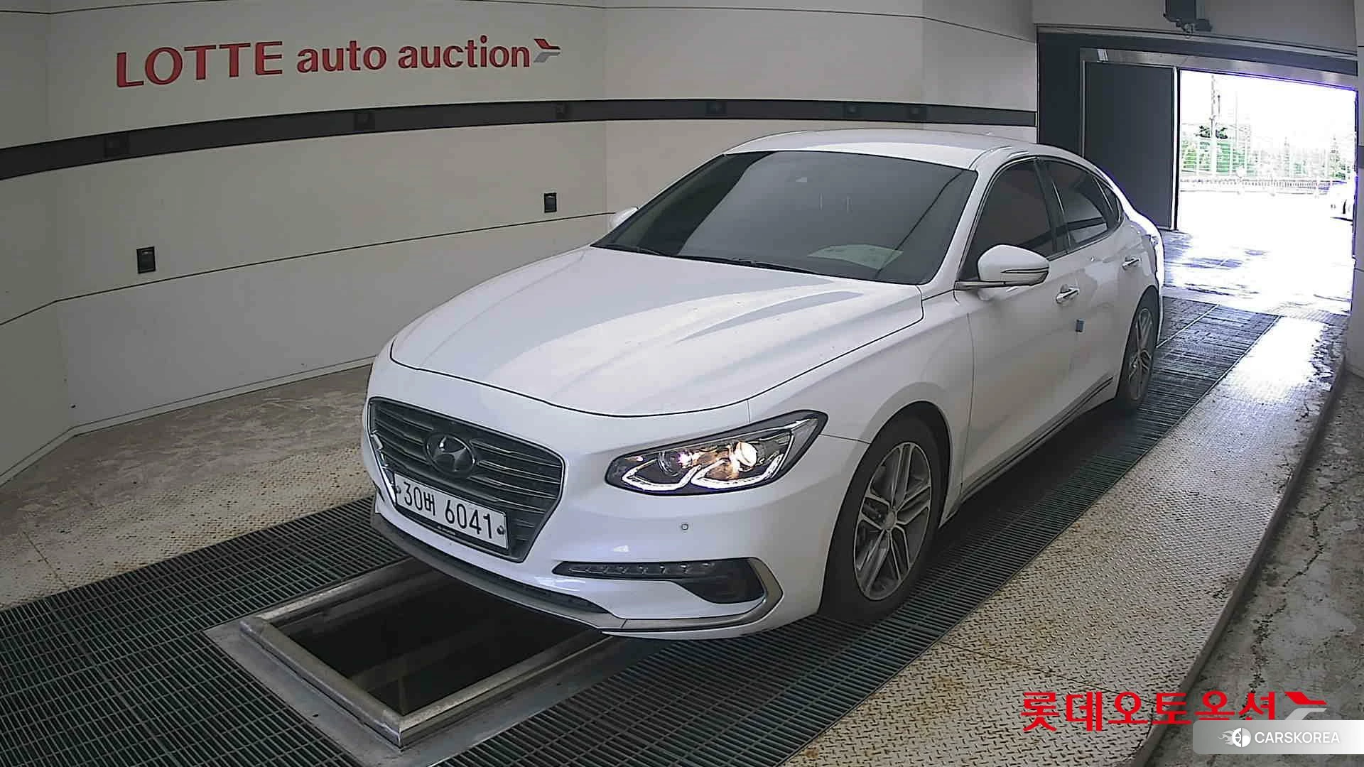 Hyundai Grandeur 2018 Белый из Кореи, фото 5
