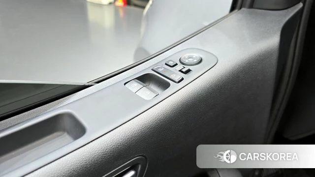 Hyundai Staria 2025 Серебряный из Кореи, фото 5