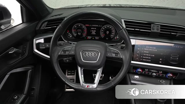 Audi Q3 (F3) 2023 Серый из Кореи, фото 5