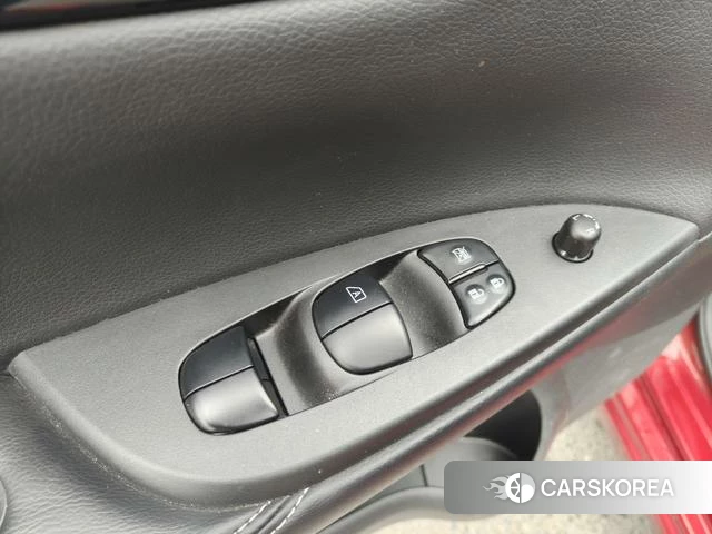 Nissan TIIDA 2022 Красный из Китая, фото 5
