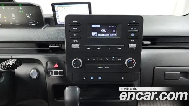 Hyundai Staria 2022 Белый из Кореи, фото 5