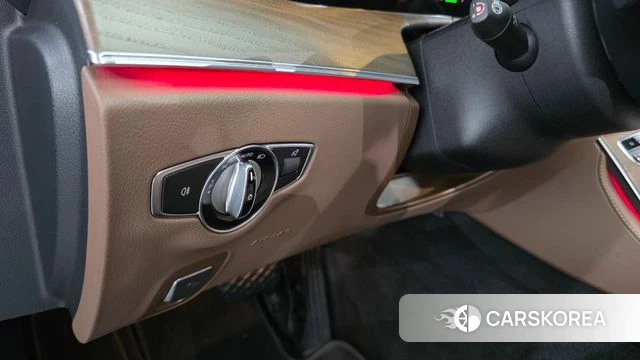 Mercedes-Benz E-Class W213 2021 Серый из Кореи, фото 5